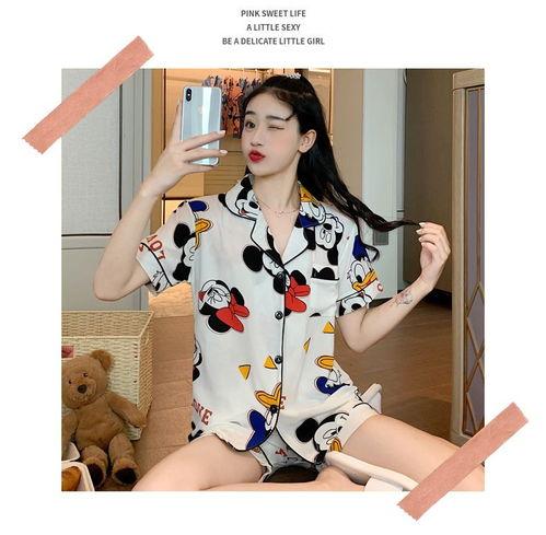 女网红冰丝短袖睡衣,女网红热辣短袖睡衣风采展示”